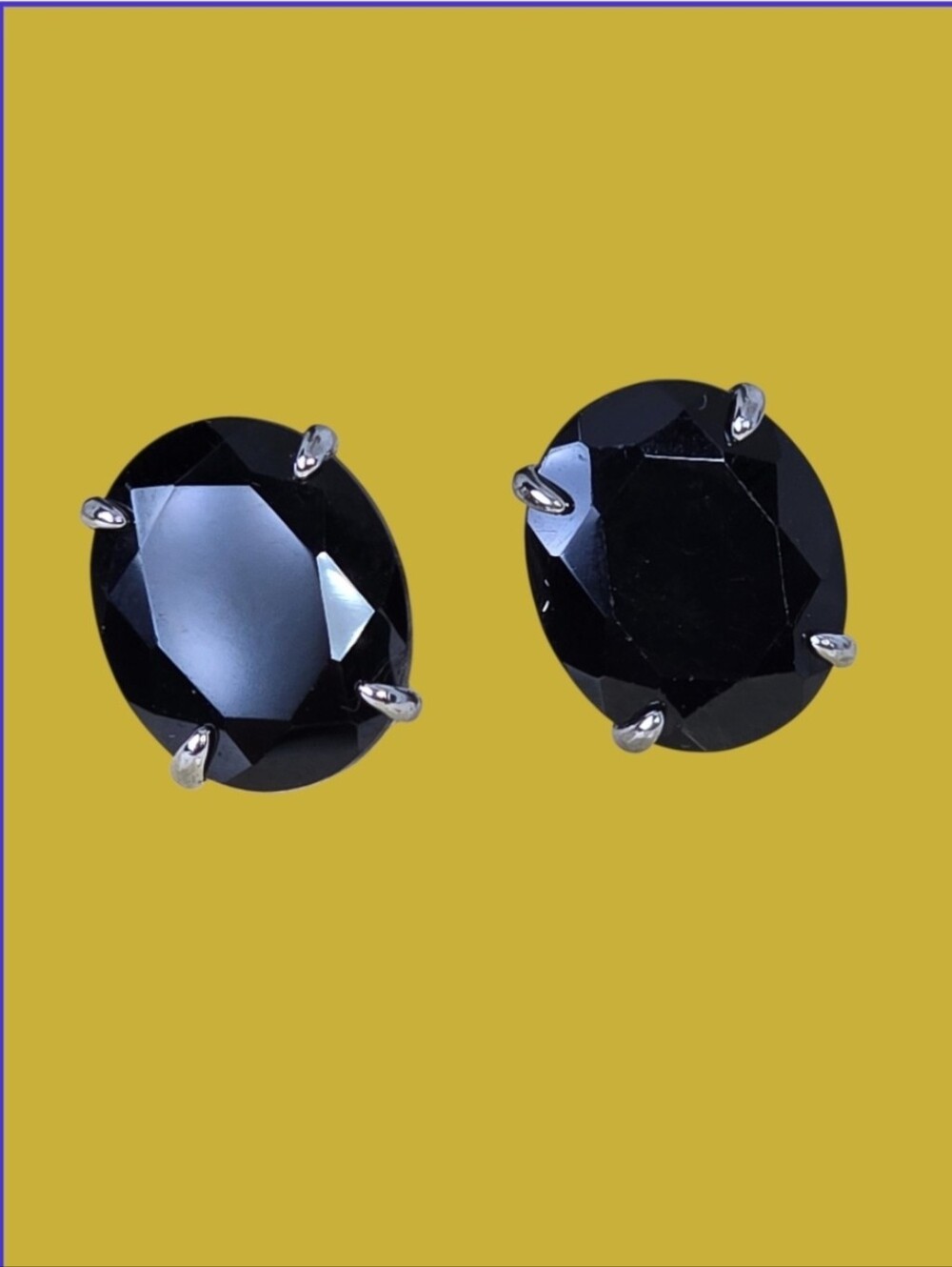 925 Sterling Silver Earrings 1×1.2cm with Natural Black Spinel.